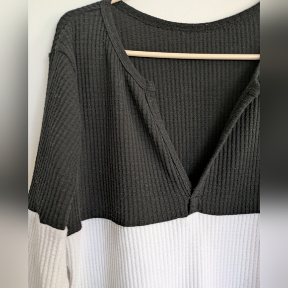 Colorblock Women's Sweater - Picture 3 of 4